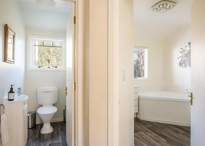 3br - Walk To & Town Wanaka