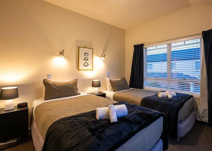 3br - Walk To & Town