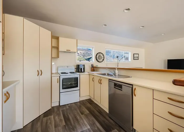 3br - Walk To & Town Wanaka