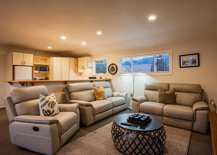 3br - Walk To & Town Apartment