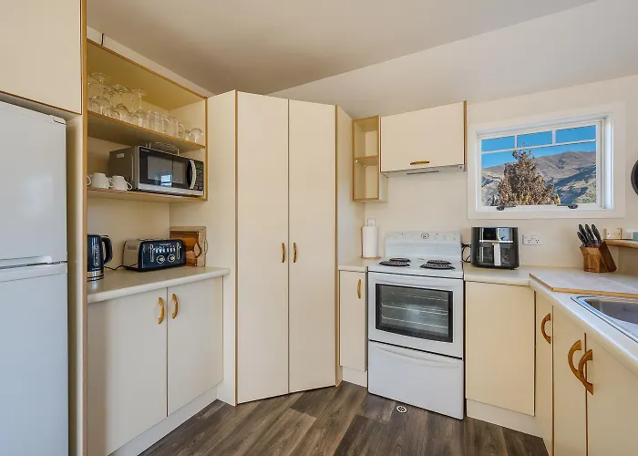 3br - Walk To & Town * Wanaka