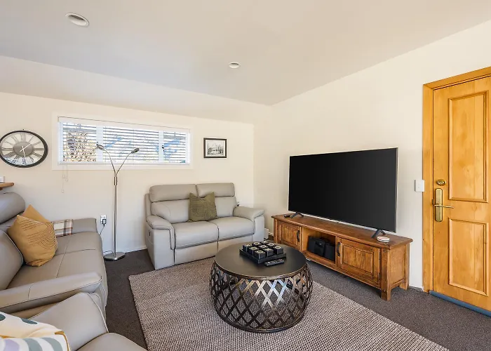 3br - Walk To & Town Wanaka